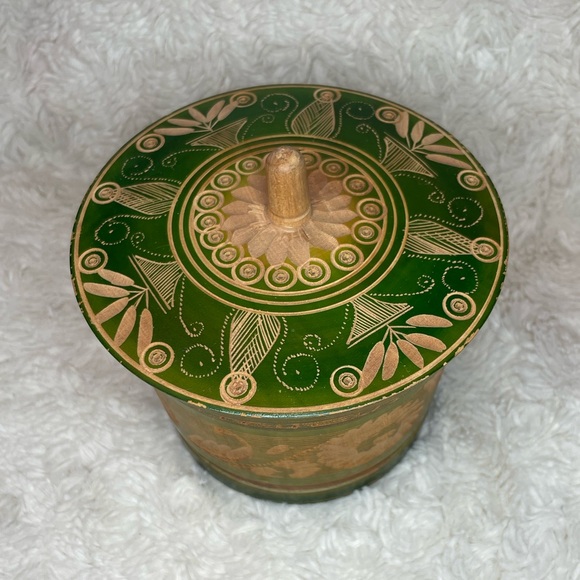 Vintage Hand-carved Painted Green Mexican Trinket/Tobacco Box - Picture 3 of 6